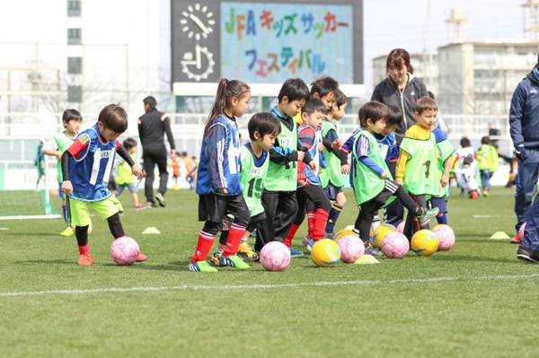 子どもが心から楽しんでサッカーをするために 肝に銘じてほしい親の心得とは サカイク