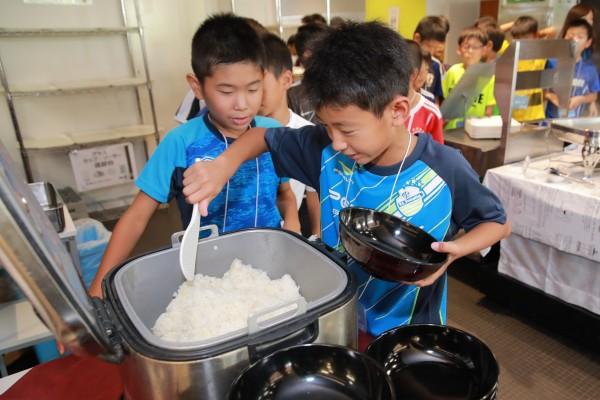 もう献立に悩まない スポーツをする子どもにとって最高の食事バランスとは サカイク