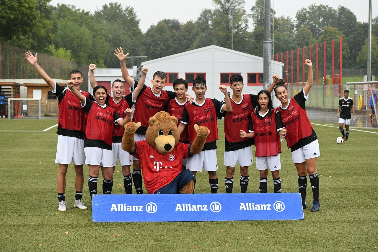 バイエルンのトレーニングキャンプにご招待 エネルギー溢れる若いサッカー選手募集 サカイク